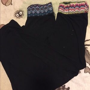 2 pairs of yoga pants